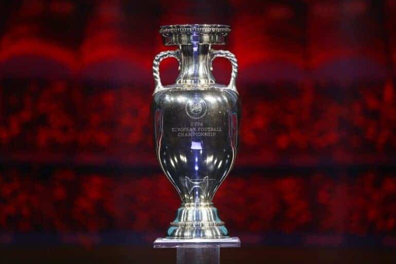 EURO 2021 2 trofeu i UEFA
